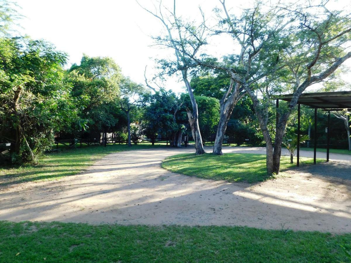 Isinkwe Bush Camp Villa Хлухлуве Екстериор снимка